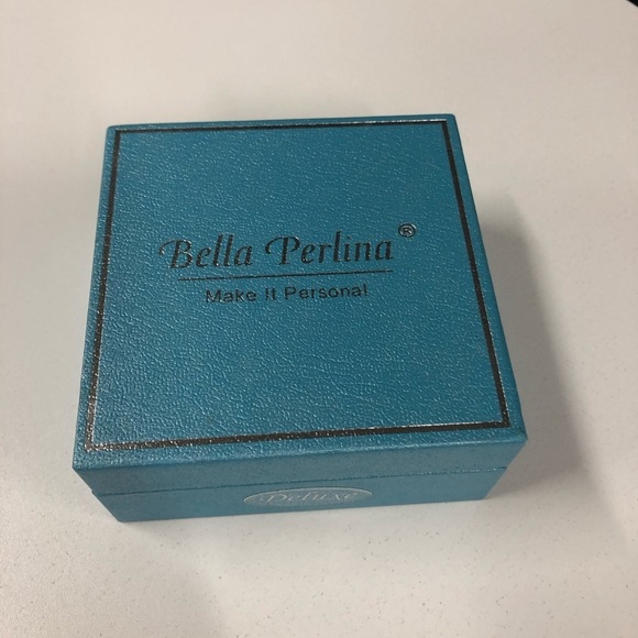 c9f33271-36c8-4b9f-9054-  Bella Perlina Charm Bracelet